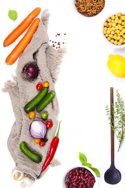 Bahan makanan berwarna di latar belakang putih — Stok Foto