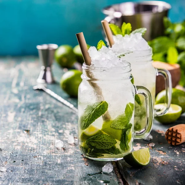 Коктейль mojito — стокове фото