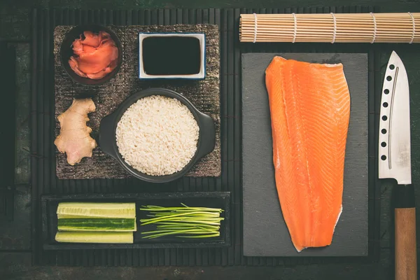 Ingrediente tradiționale de sushi — Fotografie, imagine de stoc