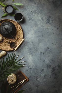 Geleneksel Asya çay töreni düzenleme, düz yatıyordu