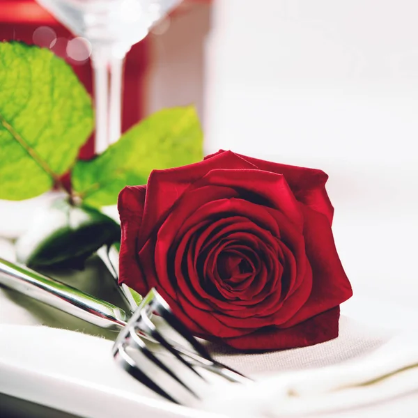 Saint Valentin ou concept de dîner romantique — Photo