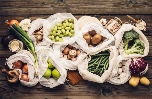 Eco friendly shopping alimentare o concetto di cucina Vita libera di plastica — Foto Stock