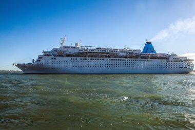 Venice, İtalya - 17 Ağustos 2016: Cruise gemisiyle 17 Ağustos 2016 Grand Canal'da Venedik, İtalya. 