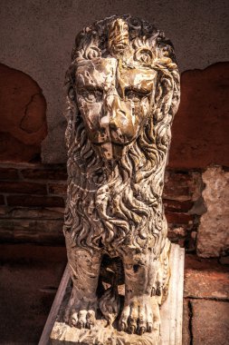 Venice, İtalya - 19 Ağustos 2016: Ünlü Venedik heykel ve heykel içinde tarihi şehir Kuzey İtalya üzerinde 19 Ağustos 2016 Venedik, İtalya.