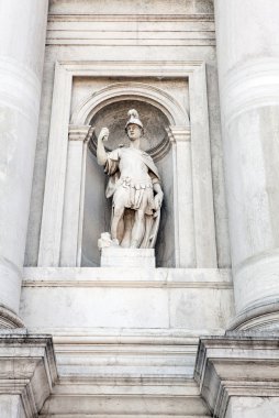 Venice, İtalya - 19 Ağustos 2016: Ünlü Venedik heykel ve heykel içinde tarihi şehir Kuzey İtalya üzerinde 19 Ağustos 2016 Venedik, İtalya.