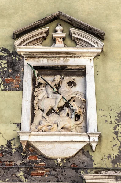 VENISE, ITALIE - 19 AOÛT 2016 : Statues et sculptures célèbres de Venise dans la ville historique du nord de l'Italie le 19 août 2016 à Venise, Italie . — Photo