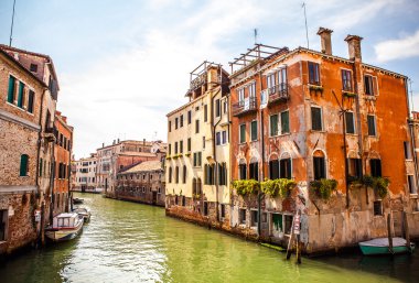 Venice, İtalya - 17 Ağustos 2016: Görünüm üzerinde 17 Ağustos 2016 Venedik, İtalya Grand Canal'da cityscape.