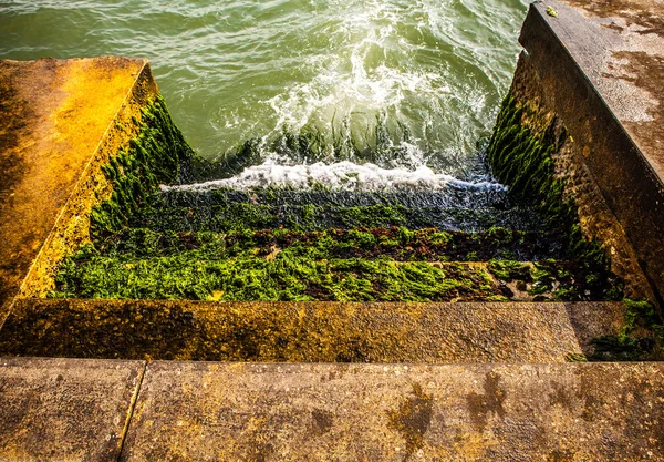 Petite jetée antique à Venise, Italie . — Photo