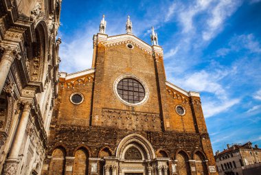 Venice, İtalya - 20 Ağustos 2016: Ünlü mimari anıtları ve cephe eski ortaçağ binaları Cannaregio Adası yakın çekim 20 Ağustos 2016 Venedik, İtalya.