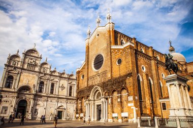 Venice, İtalya - 20 Ağustos 2016: Ünlü mimari anıtları ve cephe eski ortaçağ binaları Cannaregio Adası yakın çekim 20 Ağustos 2016 Venedik, İtalya.