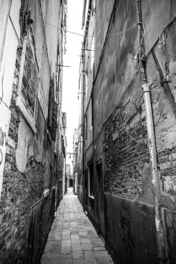 Venice, İtalya - 20 Ağustos 2016: Ünlü mimari anıtları ve cephe eski ortaçağ binaları Cannaregio Adası yakın çekim 20 Ağustos 2016 Venedik, İtalya.