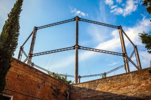 Venedig, Italien - 20 augusti 2016: Berömda arkitektoniska monument och fasader av gamla medeltida byggnader Cannaregio ön närbild den 20 augusti 2016 i Venedig, Italien. — Stockfoto