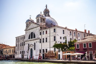 Venice, İtalya - 20 Ağustos 2016: Görünümü Grand Canal cityscape ve Venedik lagün üzerinde 20 Ağustos 2016 Venedik, İtalya'daki adalar.