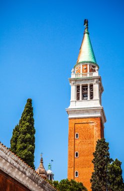 Venice, İtalya - 20 Ağustos 2016: Ünlü mimari anıtları ve cephe eski ortaçağ binaları San Giorgio Maggiore Adası yakın çekim 20 Ağustos 2016 Venedik, İtalya.