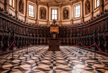 Venice, İtalya - 20 Ağustos 2016: Ünlü mimari anıtları ve kilise kapalı eski ortaçağ San Giorgio Maggiore Adası yakın çekim 20 Ağustos 2016 Venedik, İtalya.