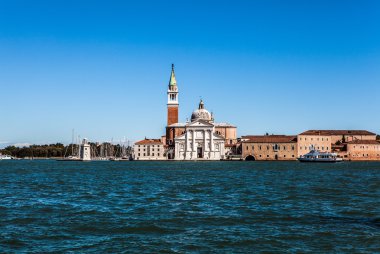 Venice, İtalya - 20 Ağustos 2016: Görünümü Grand Canal cityscape ve Venedik lagün üzerinde 20 Ağustos 2016 Venedik, İtalya'daki adalar.