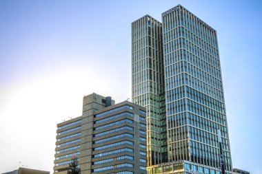 Rotterdam, Hollanda - 27 Aralık 2016: Modern binalar İş Merkezi yakın çekim modern mimarinin. Aralık ayında Rotterdam - Hollanda 27,2016.