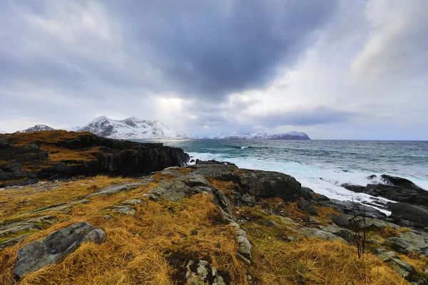 Lofoten 섬입니다. 아름 다운 노르웨이 봄 풍경. — 스톡 사진
