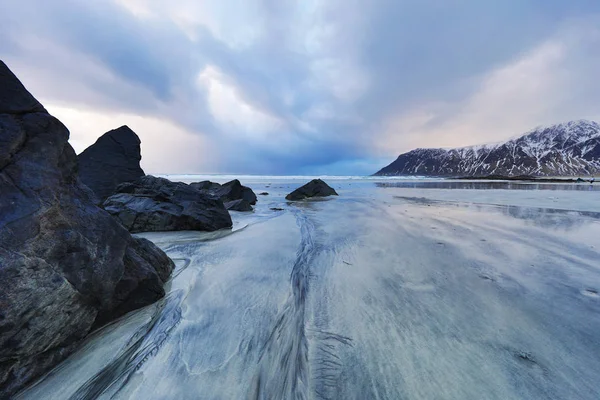 Ilhas Lofoten. Bonita paisagem primavera Noruega . — Fotografia de Stock