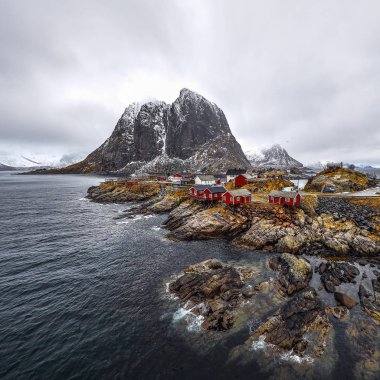 Lofoten Adaları. Güzel Norveç bahar manzara.