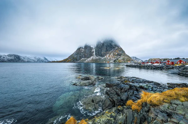 Lofoten eilanden. Prachtig Noorwegen lente landschap. — Stockfoto