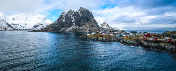 Lugares de interés de las islas Lofoten. Hermoso paisaje de Noruega. Foto panorámica . — Foto de Stock