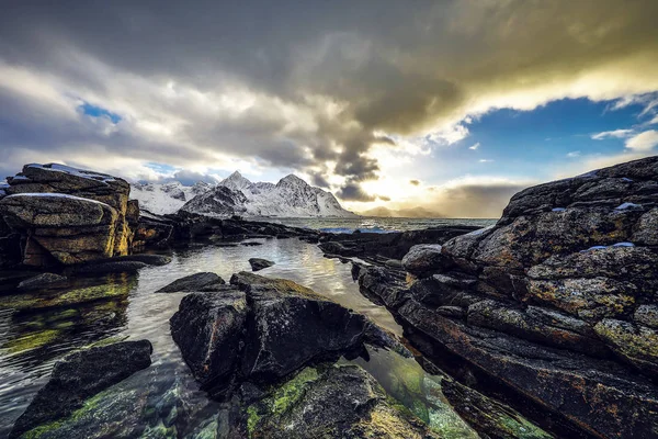 Islas Lofoten. Hermoso paisaje de Noruega . —  Fotos de Stock