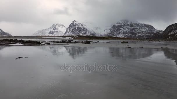 Lofoty. Piękny krajobraz wiosna Norwegia. Materiału wideo HD. — Wideo stockowe