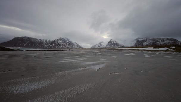 Isole Lofoten. Bellissimo paesaggio primaverile norvegese. Video HD . — Video Stock