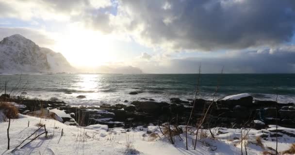 Ilhas Lofoten. Bela paisagem norueguesa. Filmagem 4K . — Vídeo de Stock