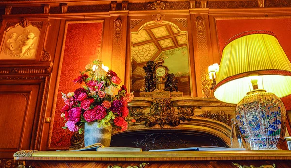 UTRECHT, NETHERLANDS - MAY 27, 2017: Luxury interior of Castle de Haar. It was built by the master of the Dutch Neo-Gothic Kuipers, for members of the Rothschild family. Utrcht, Netherlands - May 27. — Stock Photo, Image