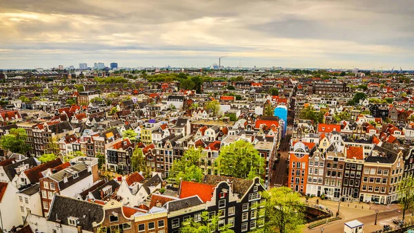 Amsterdam město shora. Celkový pohled z výšky bodu v denní době. — Stock fotografie