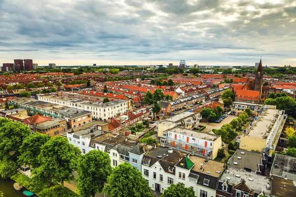 Město Utrecht shora. Celkový pohled z hight poukazují na letní večer. — Stock fotografie