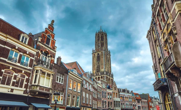 Gamla europeiska kyrkliga närbild. Utrecht - Nederländerna. — Stockfoto