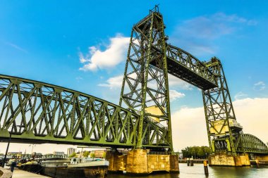 Rotterdam 'daki Liftbridge Koningshavenbridge De Hef