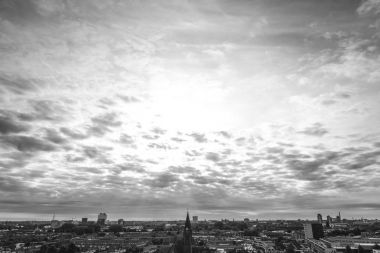 Utrecht city en iyi siyah-beyaz fotoğraf. Yükseklik genel görünümden işaret yaz akşamları.
