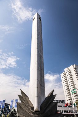 Rotterdam, Hollanda - 17 Mayıs 2017: Modern binalar şehir mimarisi kapısı tasarım öğeleri gün zaman. 17 Mayıs 2017 yılında Rotterdam - Hollanda.