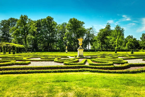 Blooming European Garden & Park elements close-up, Países Bajos . —  Fotos de Stock