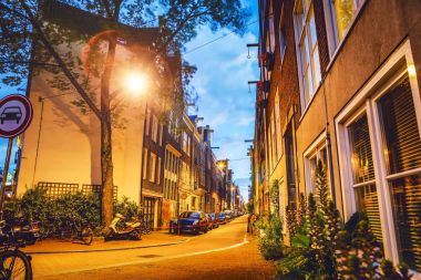 Geleneksel eski ünlü genel görünümünü evler ve Amsterdam şehir yerleştirir.