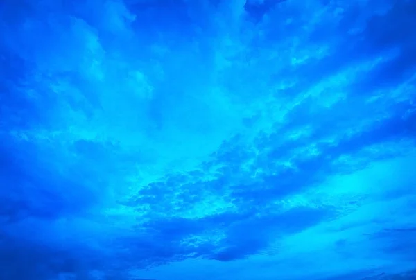 Dark blue twilight sky as nature background. — Stock Photo, Image