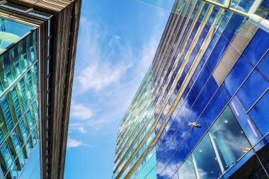 Almere - Hollanda, 24 Mayıs 2017: Modern şehir merkezinde gün zaman yakın çekim 24 Mayıs 2017 yılında Almere - Hollanda mimarisini.