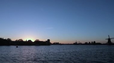 Geleneksel Hollanda yel değirmenleri, Hollanda genel bakış. HD ayak.