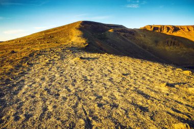 Volkanik alan lav ve rock ile kaplı. Pitoresk İzlanda manzara.