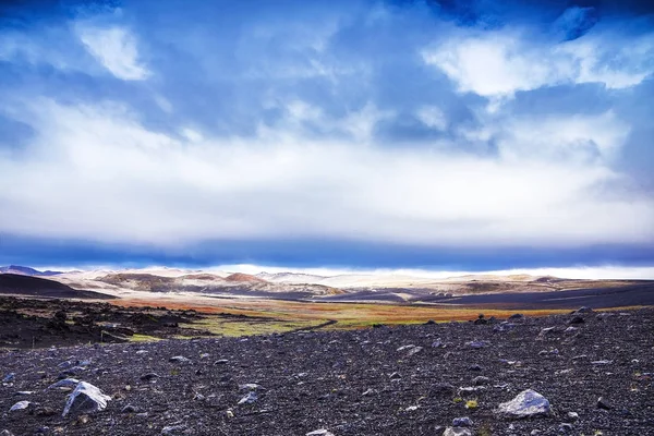 Volkanik alan lav ve rock ile kaplı. Güzel Icelandi