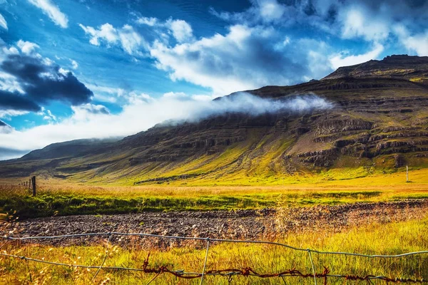 Beautiful scenic landscape of Icelandic nature. — Stock Photo, Image