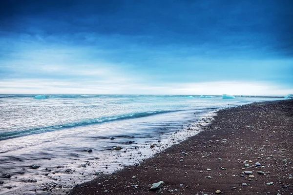 Malebné pláže, úžasné Islandu. — Stock fotografie