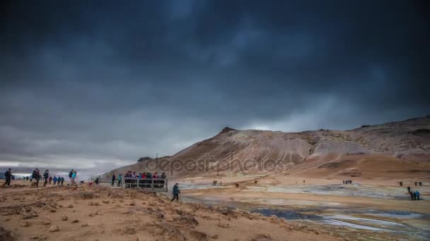 Vapores Géiser Islandés Naturaleza Pintoresca Con Turista Movimiento Imágenes Lapso — Vídeos de Stock