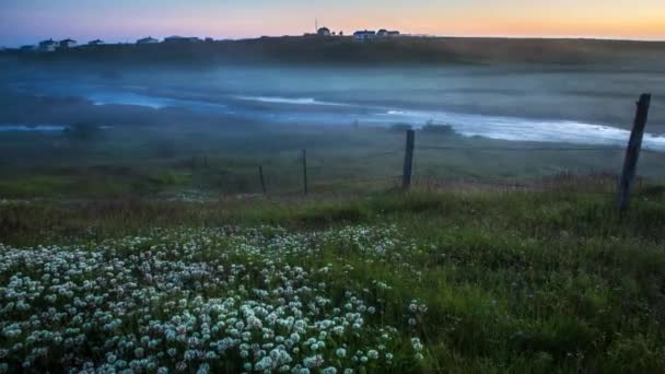 Paisagem Pitoresca Manhã Islandesa Com Neblina Mística Filmagem Lapso Tempo — Vídeo de Stock