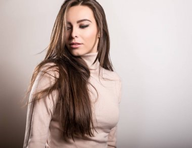 genç seksi model kadın poz Studio.