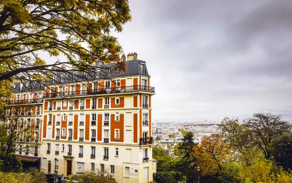 View from Montmartre to autumn rainy Paris. — Stock Photo, Image